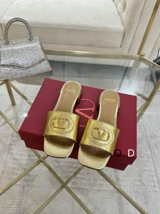 Picture of Valentino Slippers _SKUValentinosz35-40GDT040288